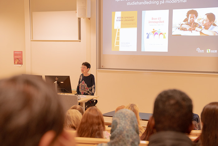 Tailored course for study supervisors and mother tongue teachers