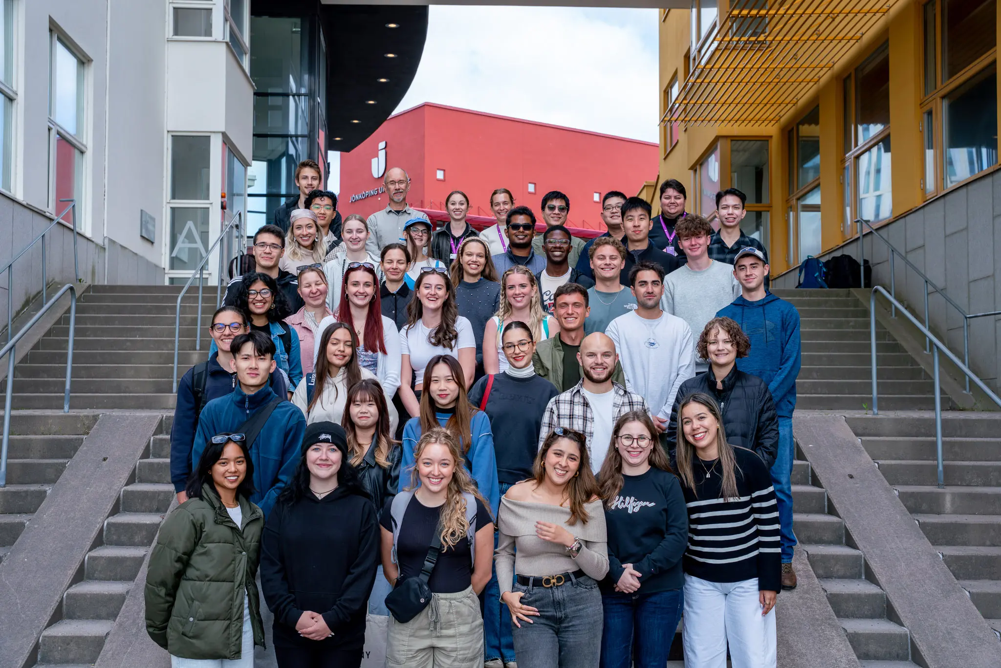 Cultural exchange, company visits and new friends at JU summer school