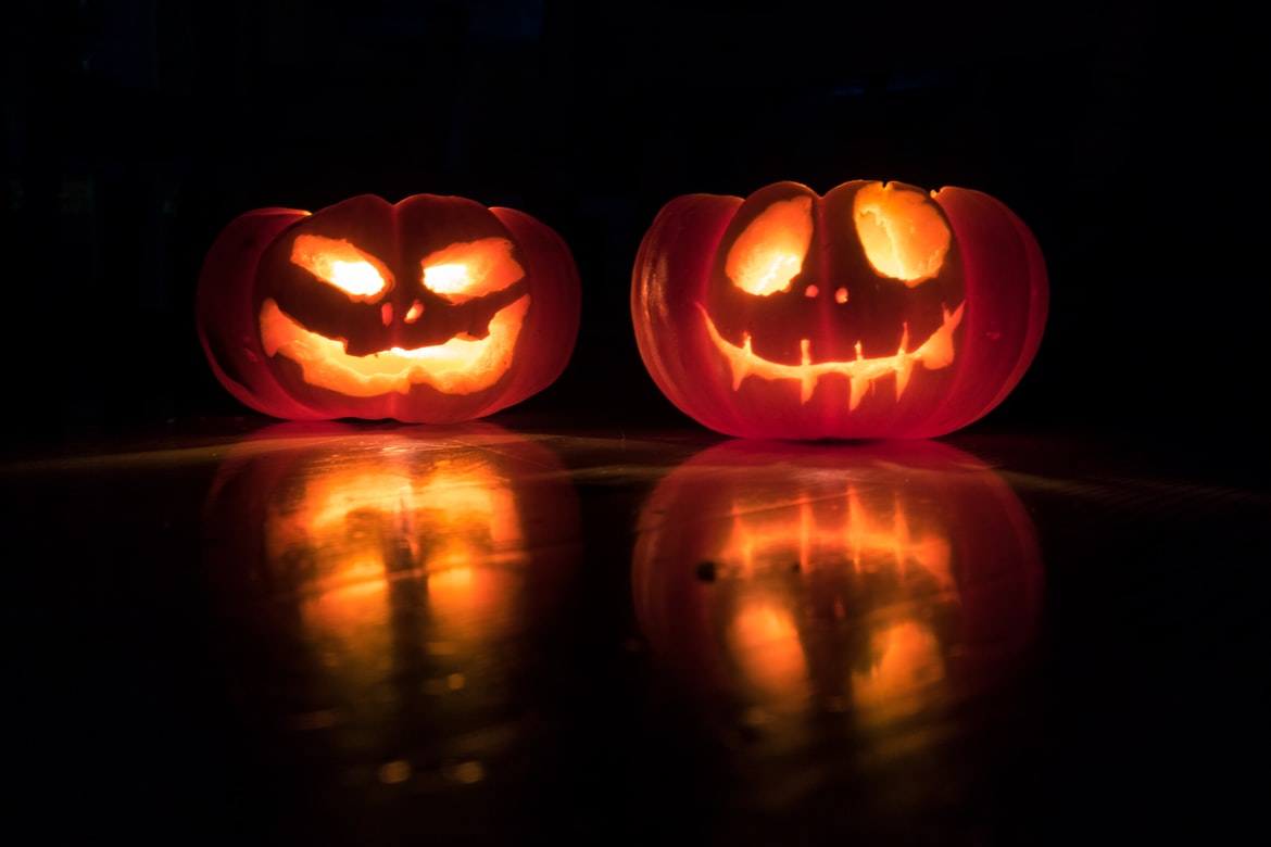 Halloween-smyckade pumpor