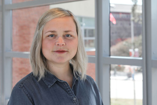 Ellinor Tengelin säger att det i kursplaner och litteratur till sjuksköterskeutbildningen finns ett tydligt tänkande att sjuksköterskan ska representera det som är normalt och neutralt. Det är ett problem, betonar Ellinor Tengelin. Foto: Högskolan Väst.