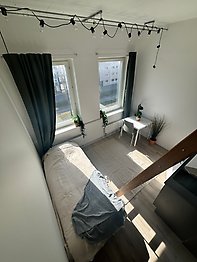 Ett rum  uppifrån